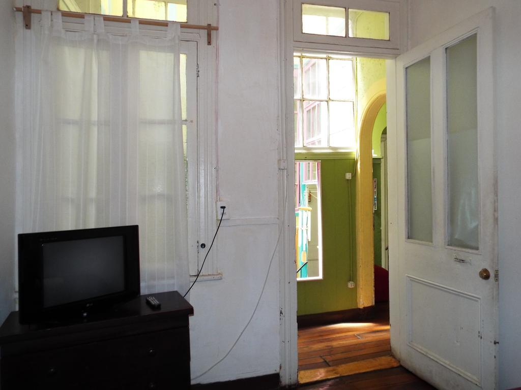 Hostal Casa Verde Limon 발파라이소 객실 사진