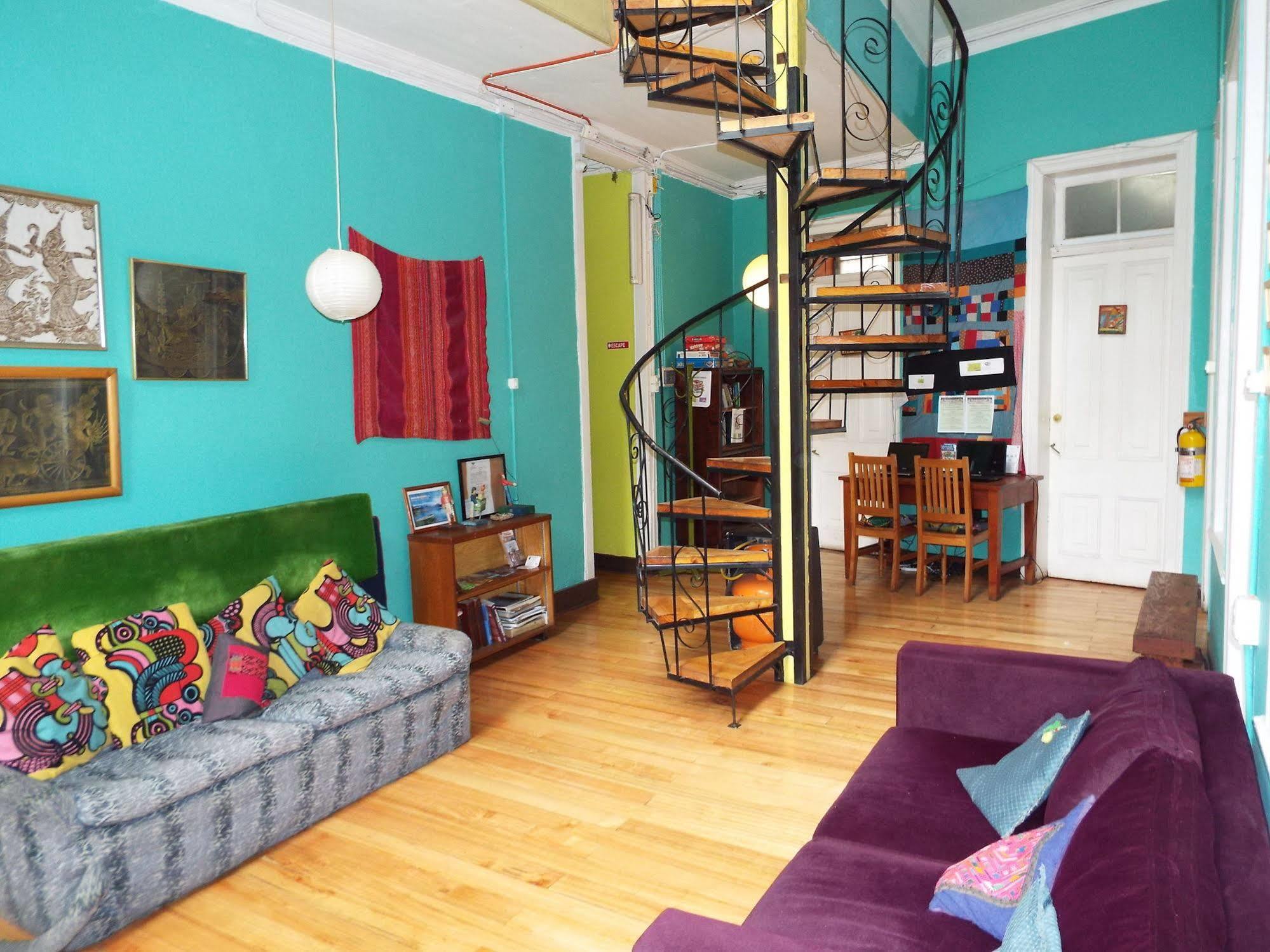 Hostal Casa Verde Limon 발파라이소 외부 사진